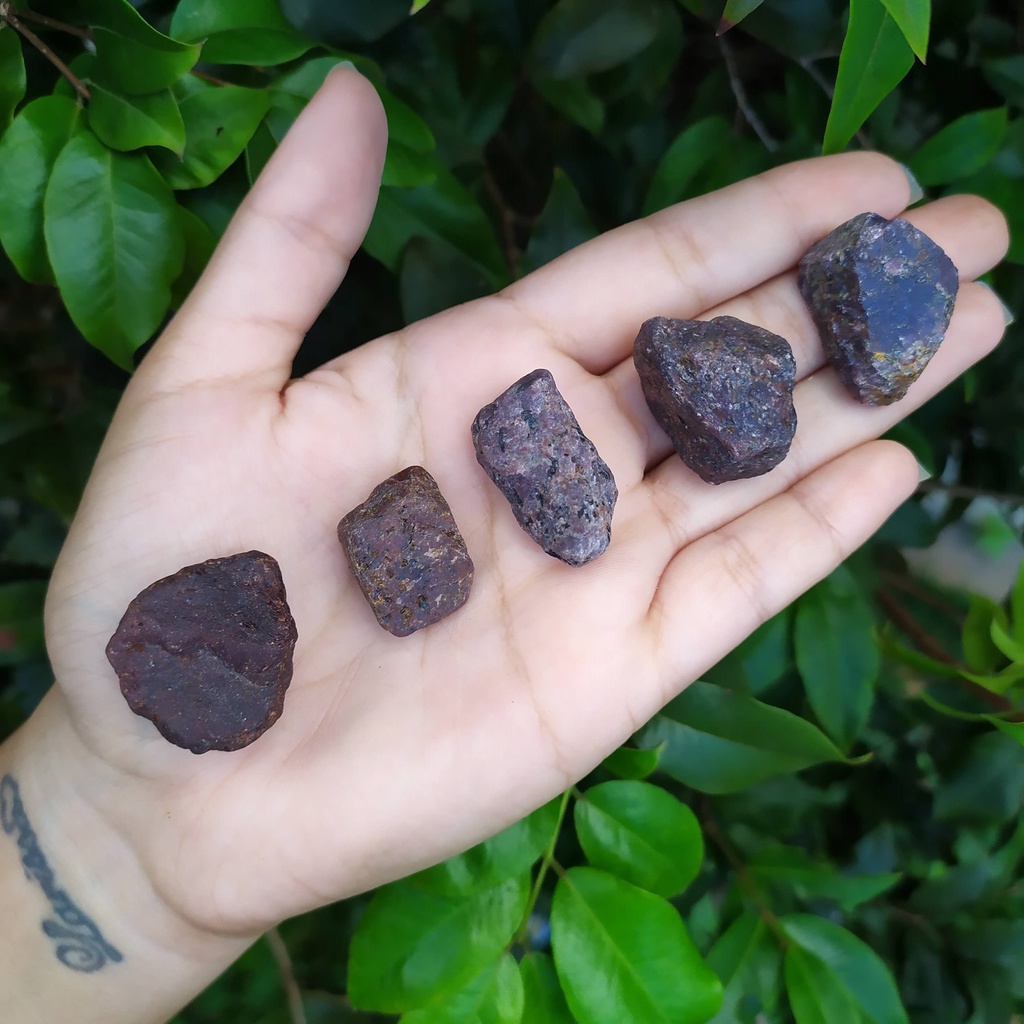 PEDRA BRUTA RUBI – ENERGIA E SUCESSO/cristal/pedra natural/cristais/tarot