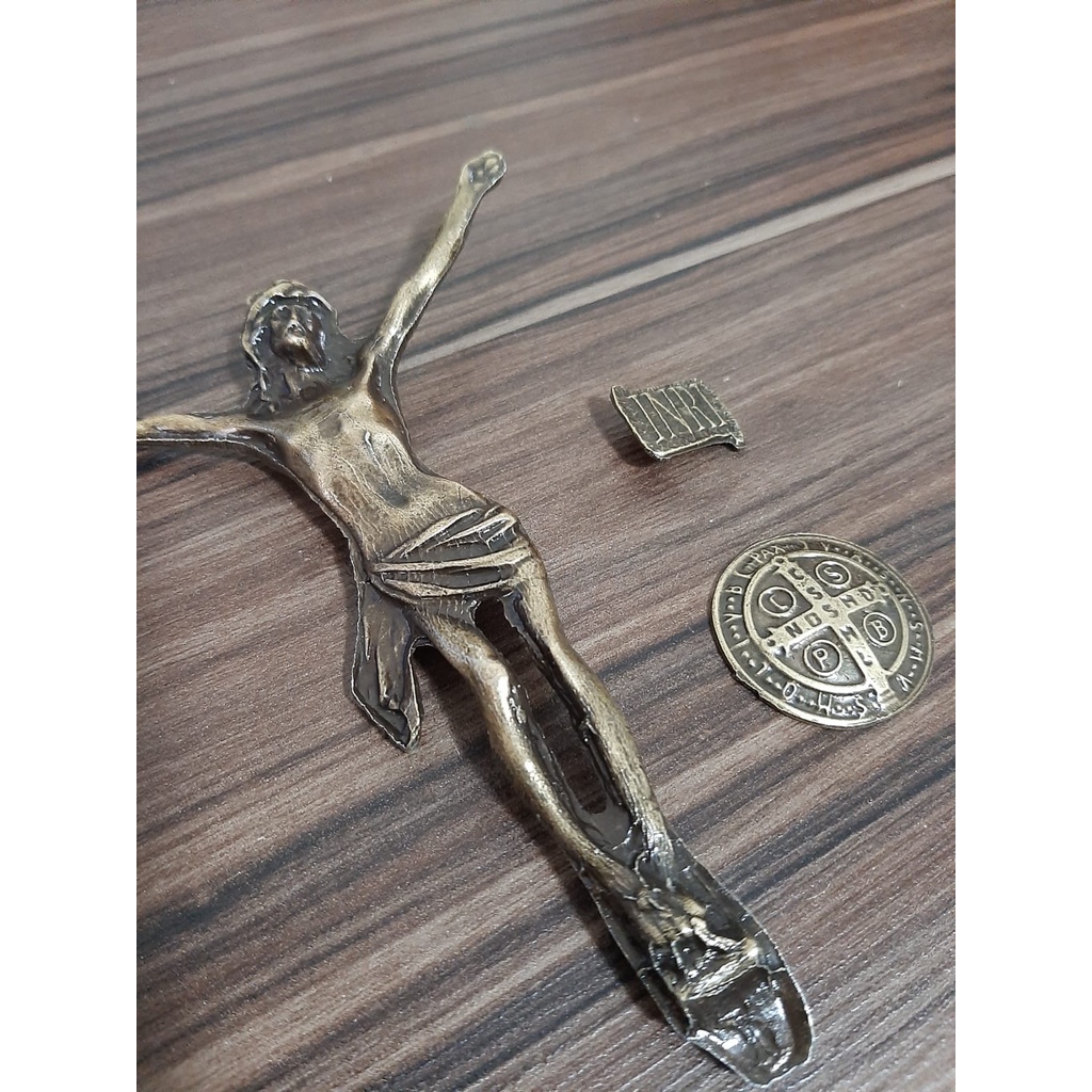 Kit Bronze para Cruz e Crucifixo - Jesus INRI e Medalha São Bento em Oferta na Shopee
