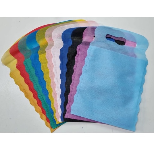 100 / 200 / 300 / 400 UNIDADES Lixocar TNT / Lixeira TNT / Lixocar p/ Câmbio em TNT / (18x26,5) SEM PERSONALIZAÇÃO em Oferta na Shopee