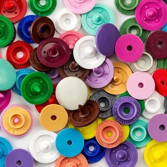 Botão de Pressão de Plástico Ritas Colorido N12 Pacote c/ 50 - Patchwork / Artesanato / Tic Tac 12mm