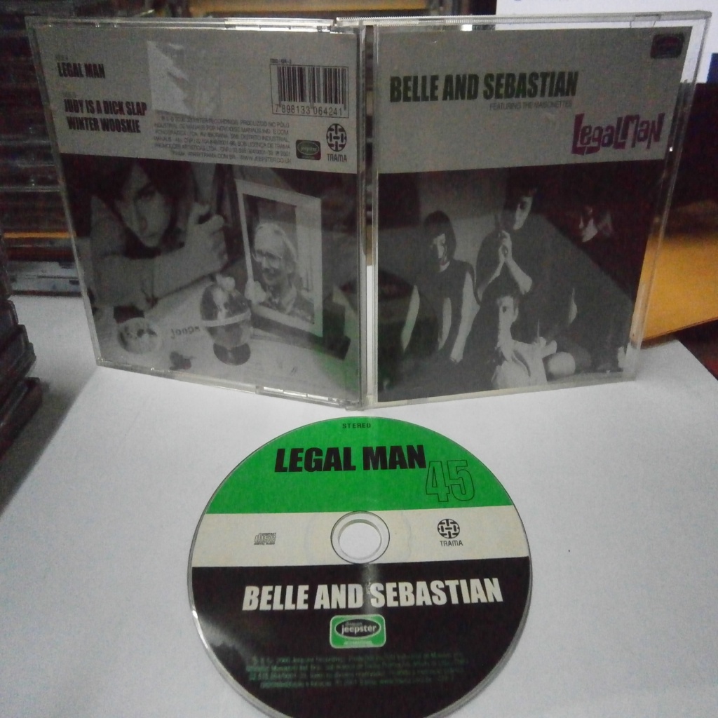 LEGAL MAN - BELLE AND SEBASTIAN interprete BELLE AND SEBASTIAN