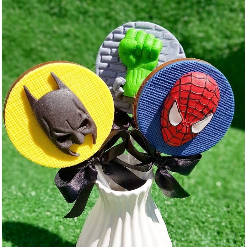 Molde de silicone Super Heróis para confeitaria ou biscuit  Homem Aranha /  Batman / Super Homem