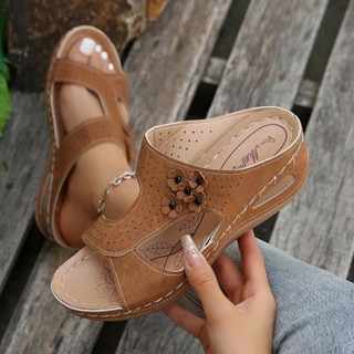 Chinelos De Plataforma Mulher Mais Tamanho Sapatos Sandálias Romanas Retro Pu Casual Flower Wedge Slippers