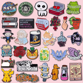 Bonitos Alfinetes De Esmalte De Gato Rã Raposa Anime Pikachu Pino Flor Borboleta Garrafa Broche Lapela Crachás Jóias De Desenho Animado Presente Para Amigo
