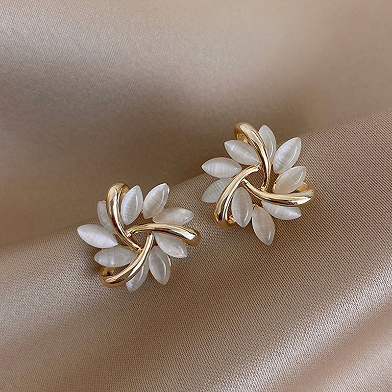 Elegante E Requintado Brincos Opala Petal Circle Stud Para Mulher Nova Jóia Clássica De Luxo Menina De Festa Inusual
