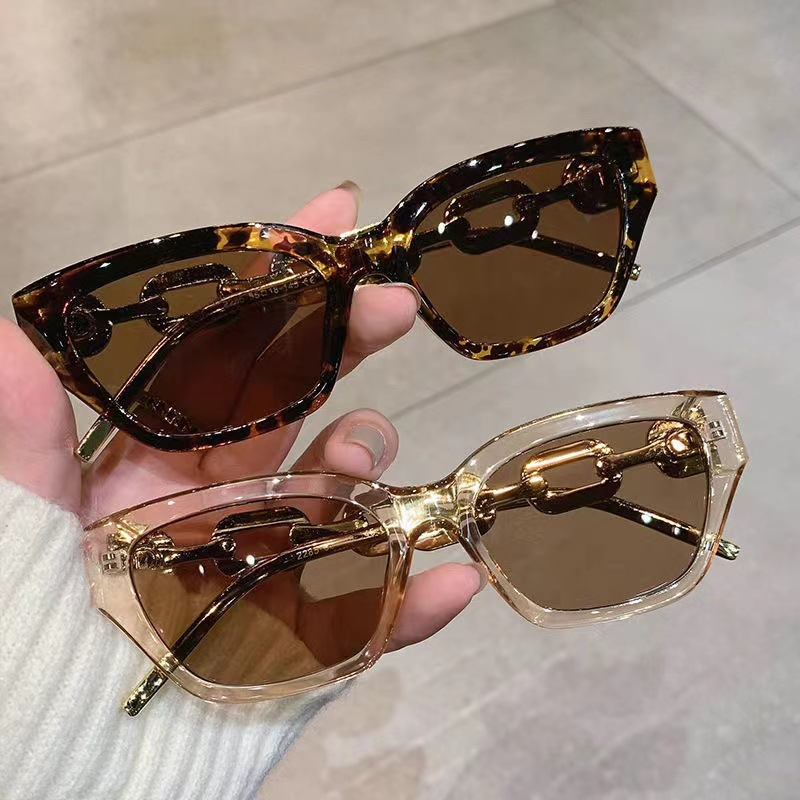 Óculos de sol de alta textura Retro Cat Eye Metal Chain Leg Óculos de sol de alta textura exclusivos para óculos de sol europeus-americanos