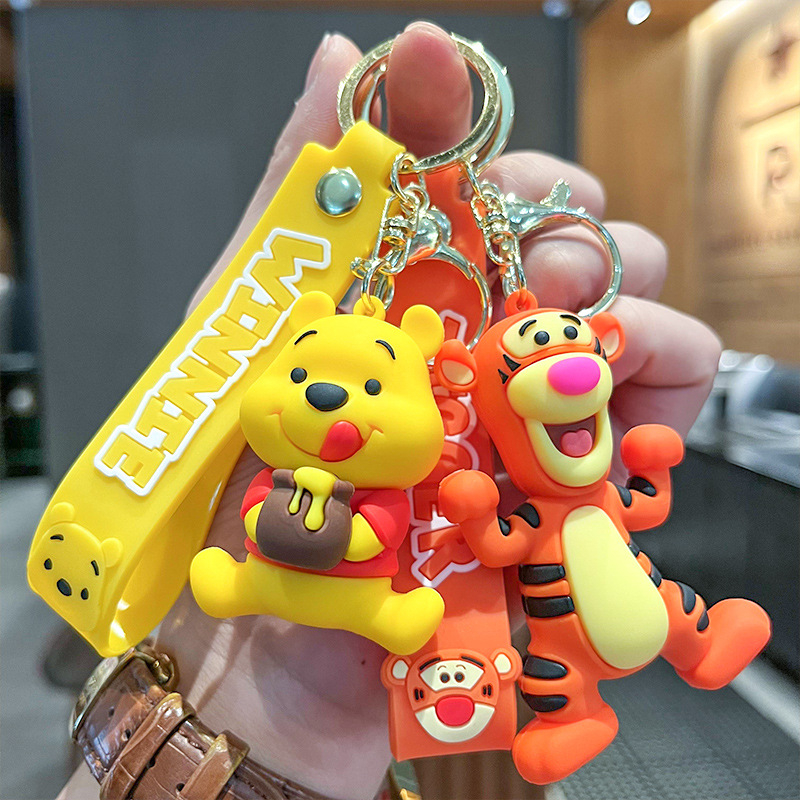 Chaveiro Desenho Animado Ursinho Pooh, Bisonho, Tigrão, Leitão e Mickey.Pingente de Mochila,Boneco e Presente Infantil