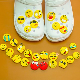 Shoe Decoration for Croc Pins Emoticons Bate-Papo Colorido Shoe Charms Pins Accessories Jibz for Croc Sapatos De Bricolage