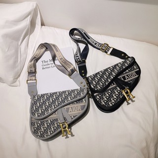 D Saco Das Mulheres Nova Moda retro Mensageiro saddle bag Outono E Inverno Simples Bolsa De Ombro Banda Larga