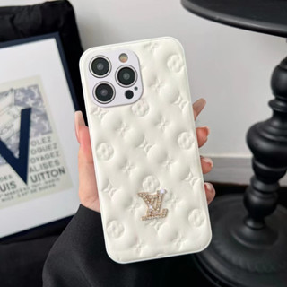 Nova Capa Elegante E Bonita Para Mulheres iPhone 15 14 13 12 11 Pro Max Traseira Macia De Luxo Anticolisão Equipada Com O Logotipo LV Metálico