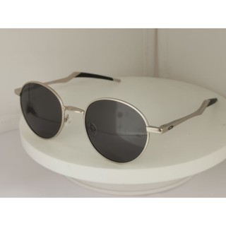 Novo OO4142 Moldura Retro-redonda para ciclismo esportivo ao ar livre Óculos de sol Anti-ultravioleta para viagens de lazer Óculos de sol metálicos