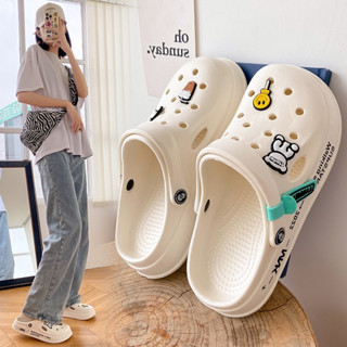 Crocs feminino Crocks feminine Crocks feminino enfermagem Sapato de praia Sandálias Femininas Chinelos de Praia Casuais Sapatos de Buraco Feminino Sapatos de Verão Exterior EVA Enfermeira de Banho Espesso Antiderrapante Bricolage
