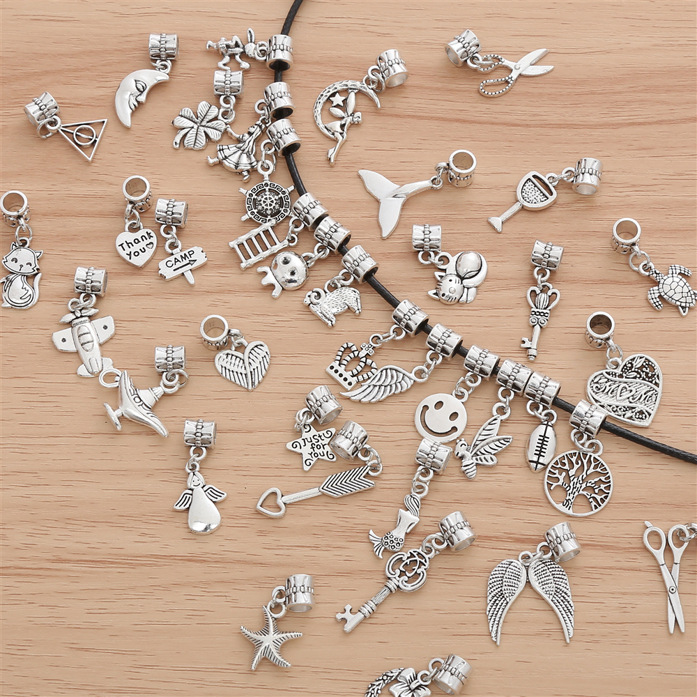 50 Pçs/Set Encantos Balanços Para As Mulheres Moda Casual Estilo DIY Fazer Jóias Suprimentos Colar De Pingente Pulseira em Oferta na Shopee