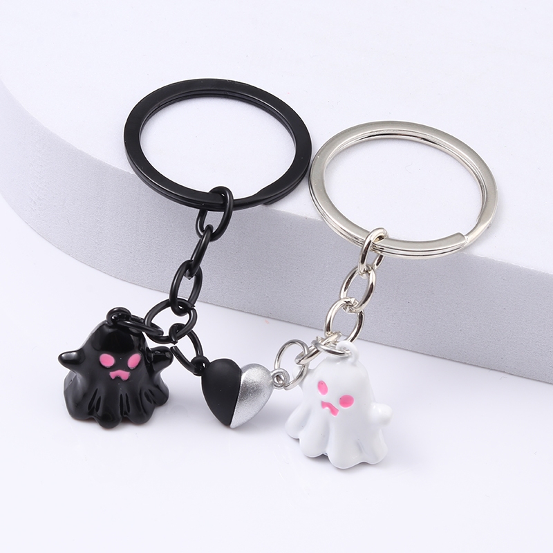 Chaveiro de pingente de fantasma fofo em preto e branco com coração de esmalte para mulheres homens presente de amizade
