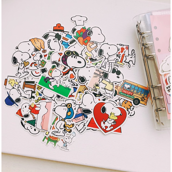50PCS Adesivos Snoopy Anime Kawaii Para Capacete De Decalque De Mala De Laptop em Oferta na Shopee