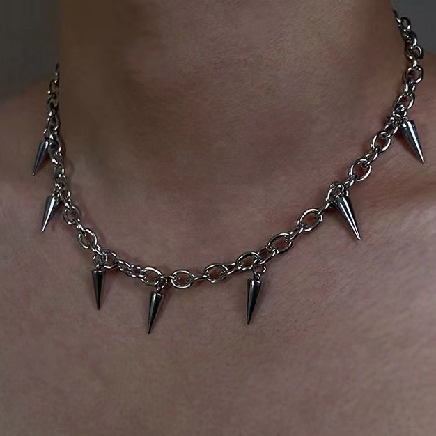 Novo estilo de colar de aço de titânio colorido, estilo masculino, borla estilo Hip-Hop, Design multifuncional de unhas 