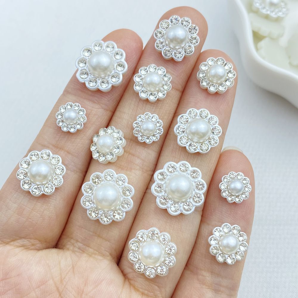 Bestseller: Flor de Resina 3D Intermitente para Manicure, 50 Peças por Conjunto em Oferta na Shopee