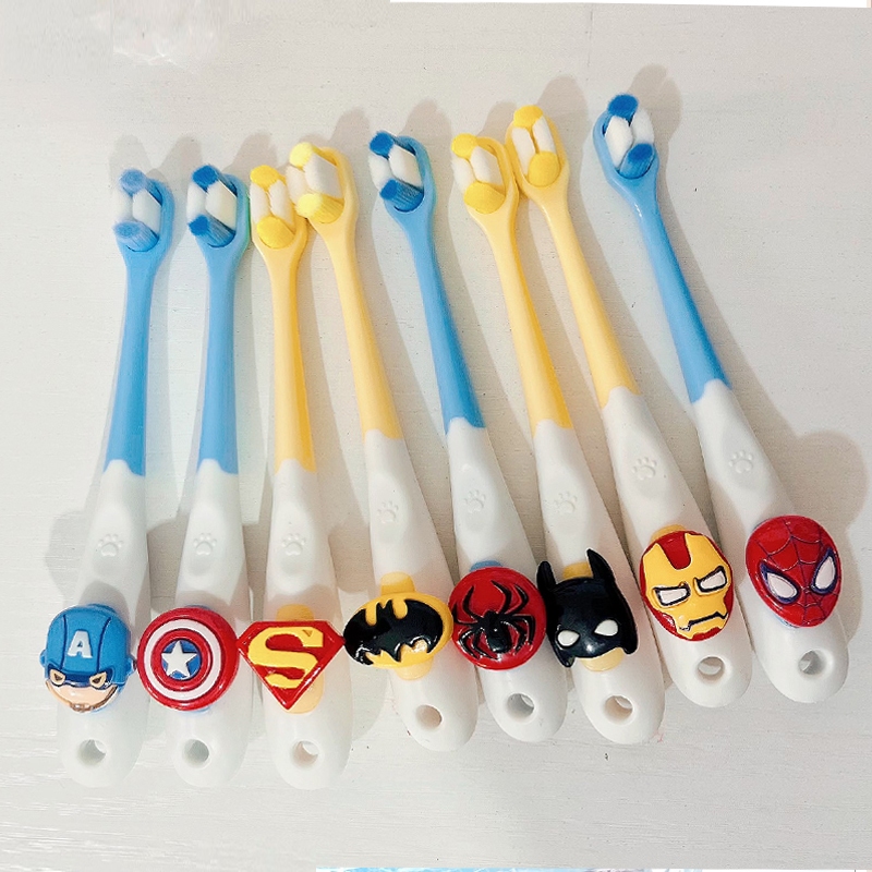 Uma escova de dentes Super inglesa para crianças Escova de dentes macia de 3-6 anos de idade 6 A 12 anos de idade Escova de dentes macia de proteção dos dentes Spiderman Iron Man American Team