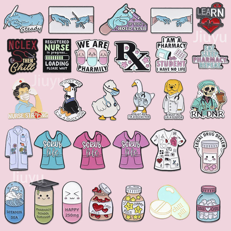 Série Médica Broches De Metal Seringa Pílula Eu Sou Médico Pato Cão Flor Enfermeira Band-Aid Selo Estetoscópio Crachá Punk Pinos Jóias
