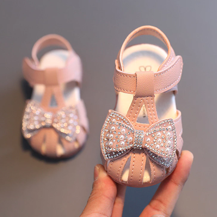 Sandálias infantis Sandálias de praia verão 2024 Meninas sapatos de princesa Light Soft