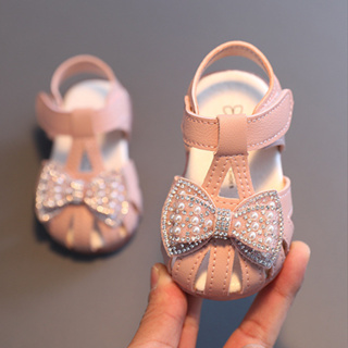 Sandálias infantis Sandálias de praia verão 2024 Meninas sapatos de princesa Light Soft em Oferta na Shopee