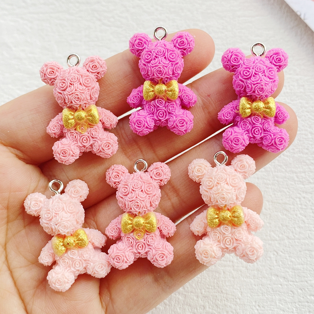 6 peças/lote vitalidade desenho animado dia dos namorados rosa urso resina pequeno pingente-faça você mesmo joias fazendo descoberta, adequado para colar, pulseira, criação de chaveiro-20x27mm tamanho pingente, muito adequado para acessórios artesanais em Oferta na Shopee