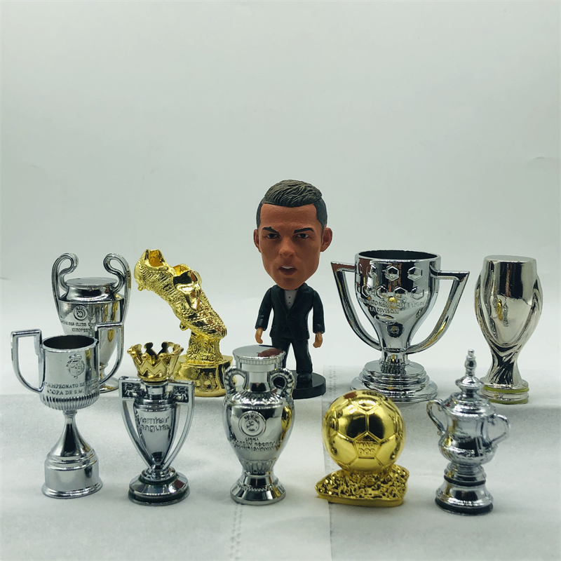 4cm Troféus De Metal Dos Campeões De Bonecos De Futebol em Oferta na Shopee