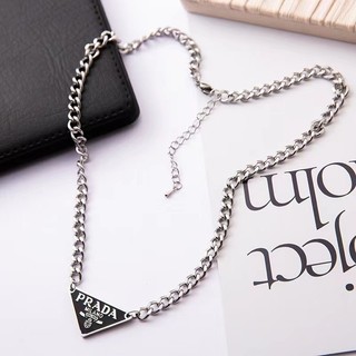 Clássico titânio aço clavícula corrente carta triângulo invertido colar estilo de moda masculino feminino estilo casal c em Oferta na Shopee
