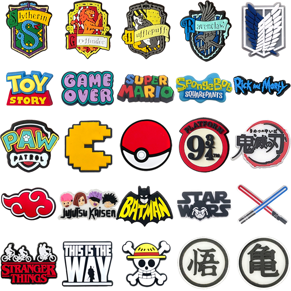 30 Estilos Populares Logotipos De Anime Tênis Encantos Sandálias Pingente Botão Original Sapato Tamanco Pinos Presentes