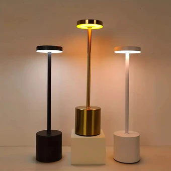 Luminária de Mesa Abajur Cabeceira Escrivaninha LED 3 em 1 Recarregável Tipo C Preto Cromado Dourado