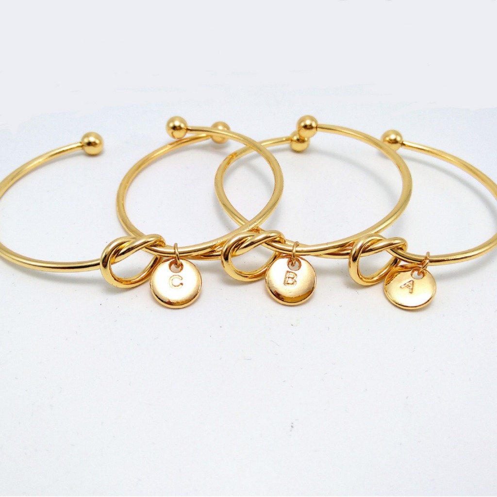 Bracelete simples e estilo Mulher Moda Barata 26 Cartas Pulseira Ouro/Prata/A-Z em Oferta na Shopee