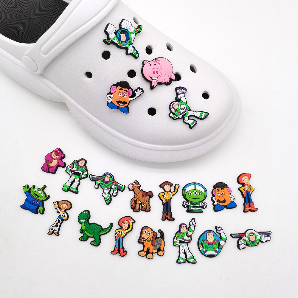10/20 Pçs/Set Toy Story Três Olhos Monstro Morango Urso Clássico Dos Desenhos Animados Acessórios De Sapato DIY Decoraçã em Oferta na Shopee