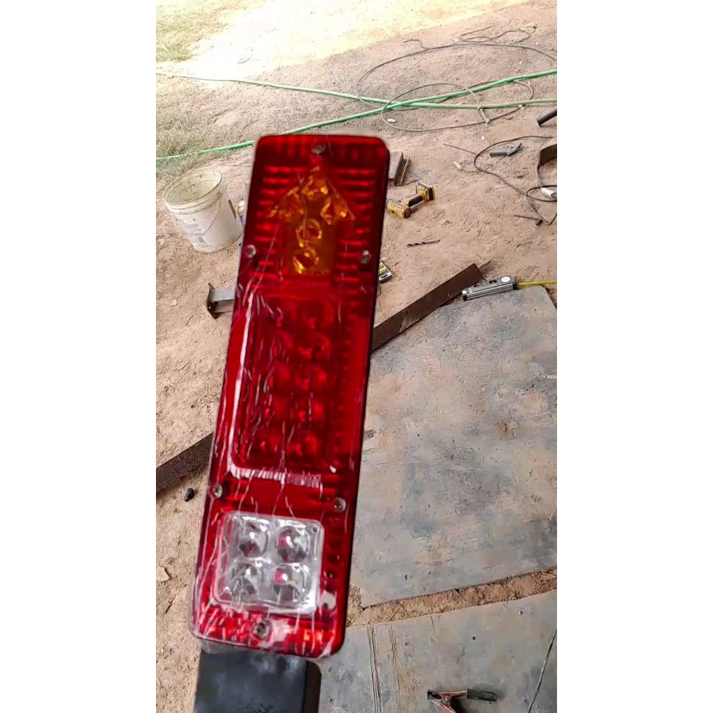 1pc Lanterna Traseira Caminhão Carretinha Led 12V 29,5cm Luz Seta Ré Freio
