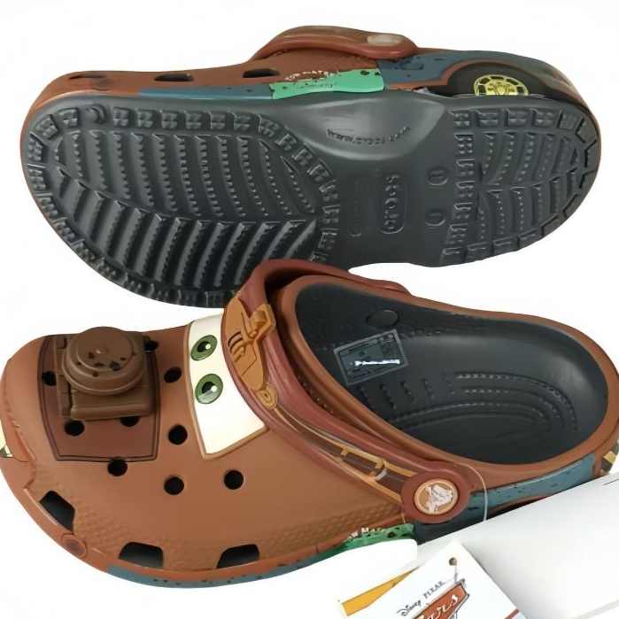 [Envio Em 24 Horas] McQueen Car Hole Shoes Sandálias Antiderrapantes Chinelos Praia Casuals