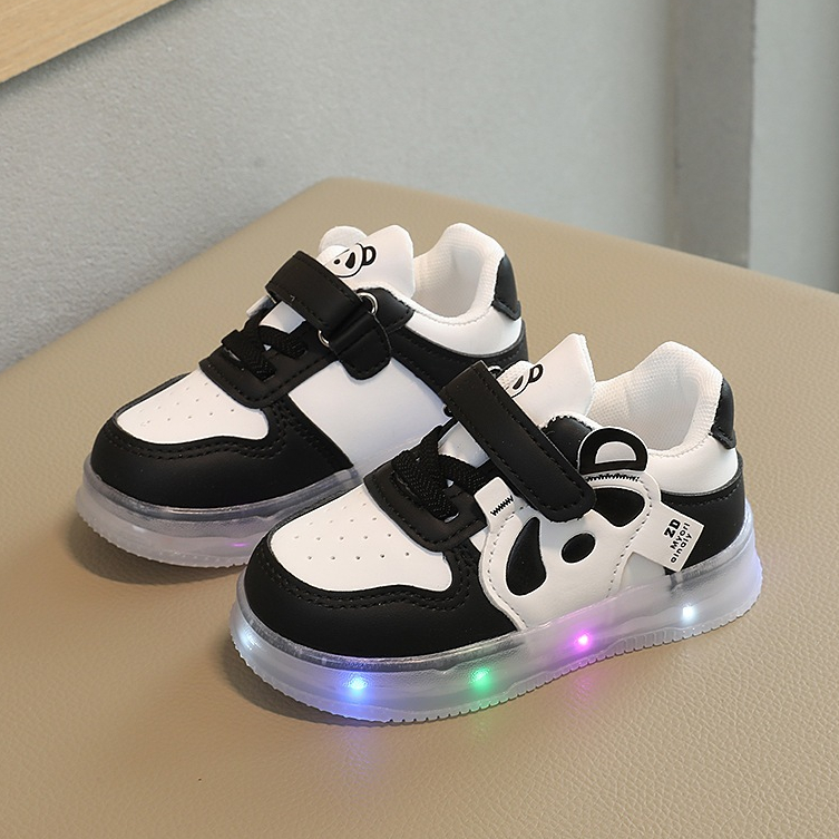 Tênis infantil Menino Design de animação Tênis casual Menina Estudante com luz LED Tênis de corrida