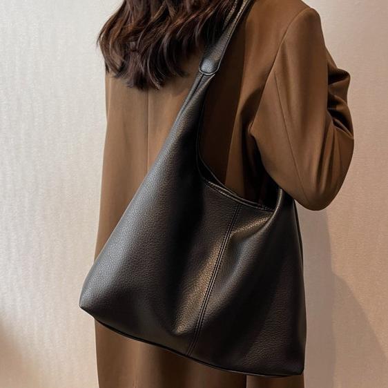 Sacola feminina moderna de um ombro, preta e marrom em Oferta na Shopee