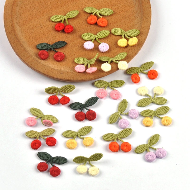 30 Pçs 2.9x2.1cm Multicolorido Cereja Remendos Bordados Apliques Acessórios De Costura Roupas Hairpin DIY Decoração CP43
