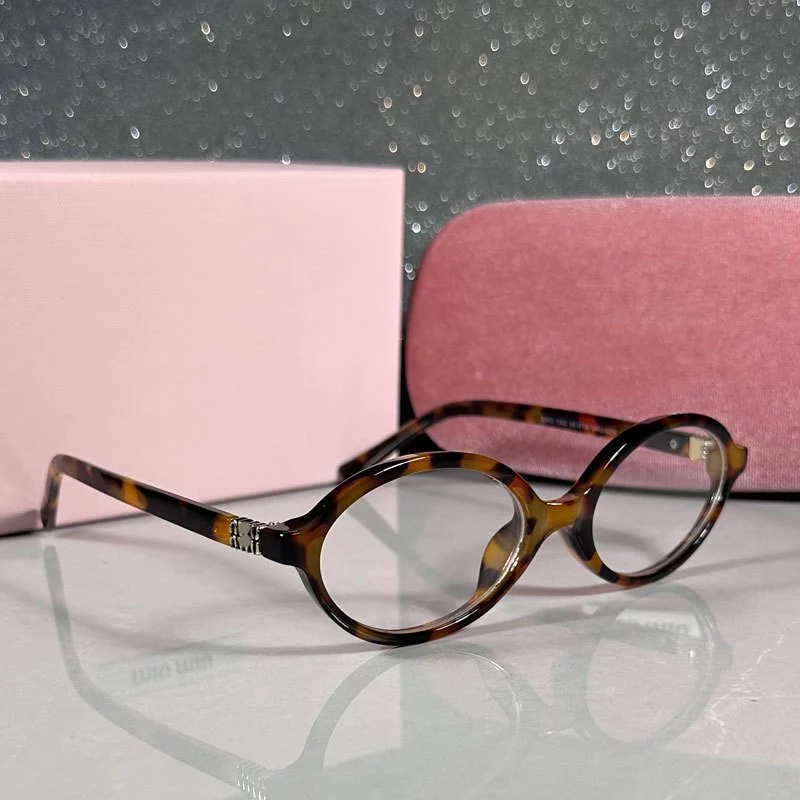Óculos de Sol Nerd: 50% Off! 🕶️