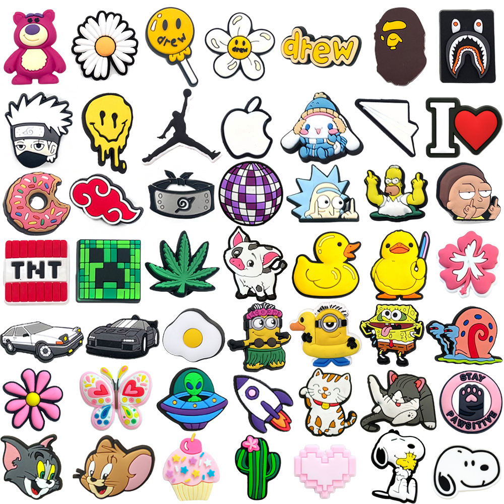 Quente 1 Pçs Estilos Mistos Dos Desenhos Animados Sapatos Encantos Acessórios Decorar Chinelos Sandálias Fivela Presente