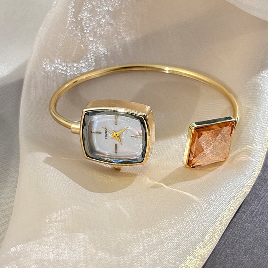 Relógio Feminino Quadrado Simples Luxo Alta Beleza Diamante Pulseira Feminina De Quartzo em Oferta na Shopee