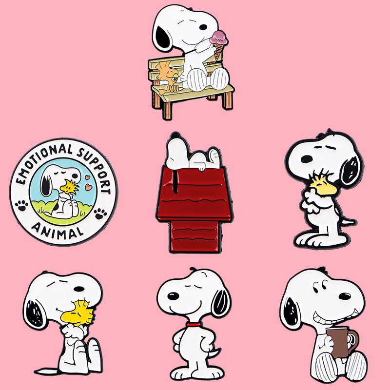Broche de liga Snoopy - usado para decorar mochilas e presentes de festa.