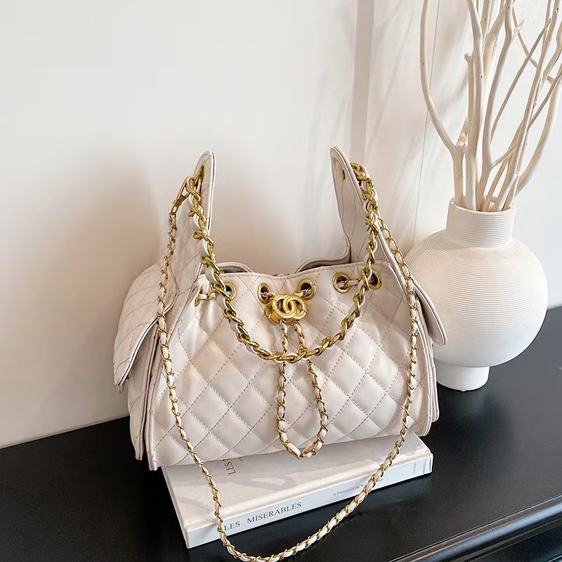 Detalhes do Bolsa bucket com corrente em losango, estilo versátil e elegante, estilo Xiaoxiang, nova coleção outono inverno 2025, es