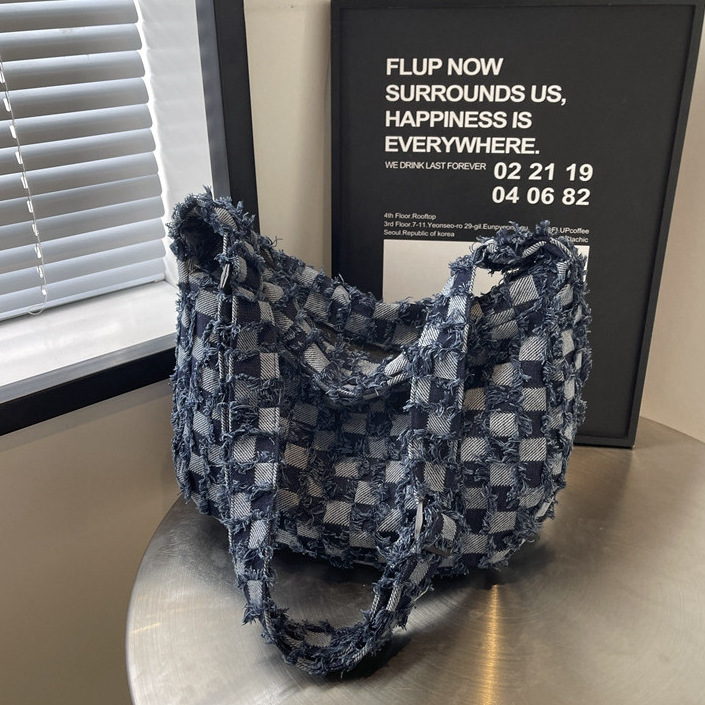 Bolsa jeans lavada, bolsa de ombro de nicho, bolsa transversal moderna de diamante