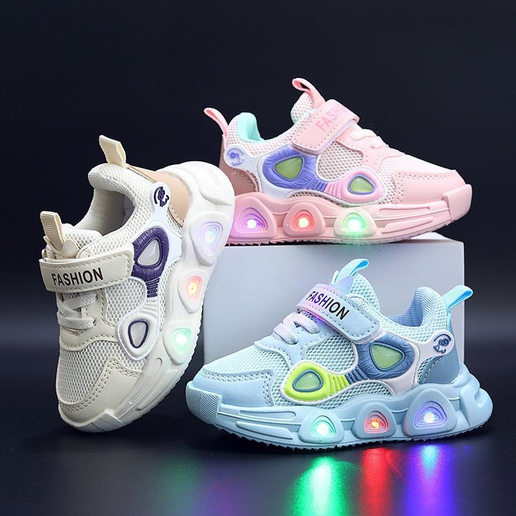 Tênis infantil Menino Design de animação Tênis casual Menina Estudante com luz LED Tênis de corrida
