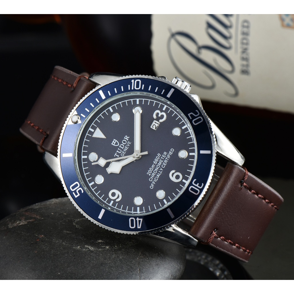 Marca De Venda Quente Movimento De Quartzo Importado , Série log , Pulseira De Couro De Bezerro , Relógio Masculino Mode