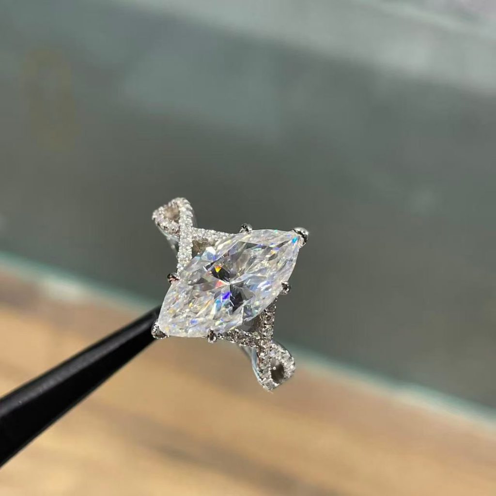 Anel de prata 925 Galaxy Track Moissanite Anel de diamante Pedra principal 5 quilates Par de olho de cavalo Diamante Moi