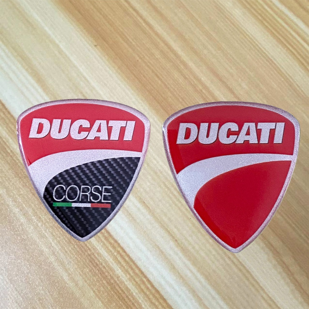 2 Pçs/Lote Logotipo 3D Capacete Tanque De Combustível Carenagem Adesivo Decalque Para Ducati Moto