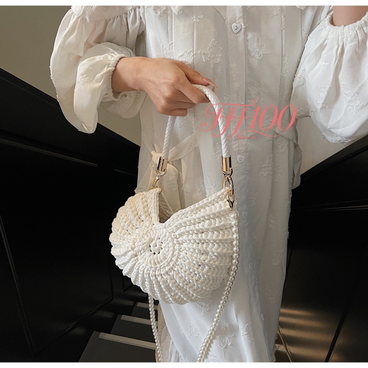 Bolsa Elegante Feita À Mão Para Mulheres crossbody Estilo Beira-Mar Com Detalhes Em Concha E , Completa Alça .