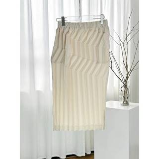 Saia plissada estilo Miyake feita à mão com papel dobrado plissado e mais fino