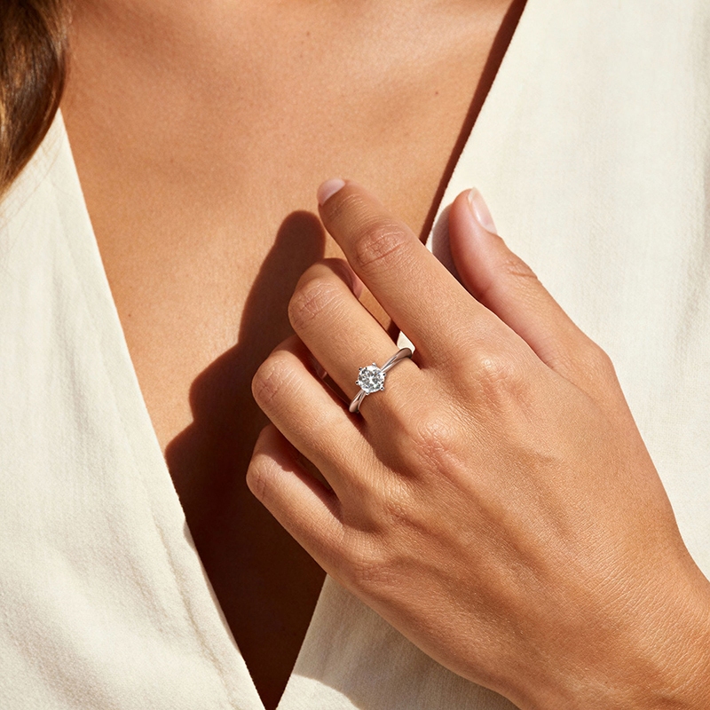 Anel Solitário De Moissanite 1ct Certificado IOGOU GRA Para Mulheres Empilhável Clássico Seis Pontas D Cor VVS1 Banhado